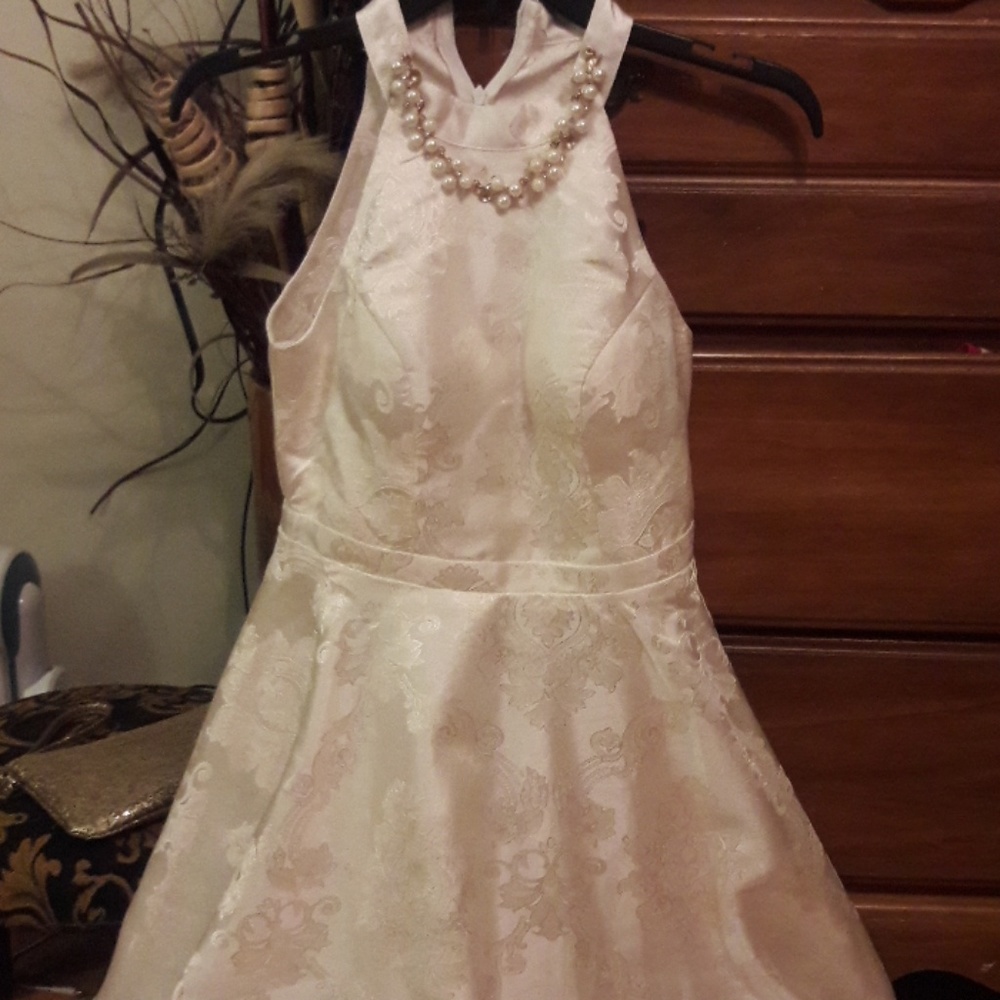 STUNNING BOUTIQUE DRESS